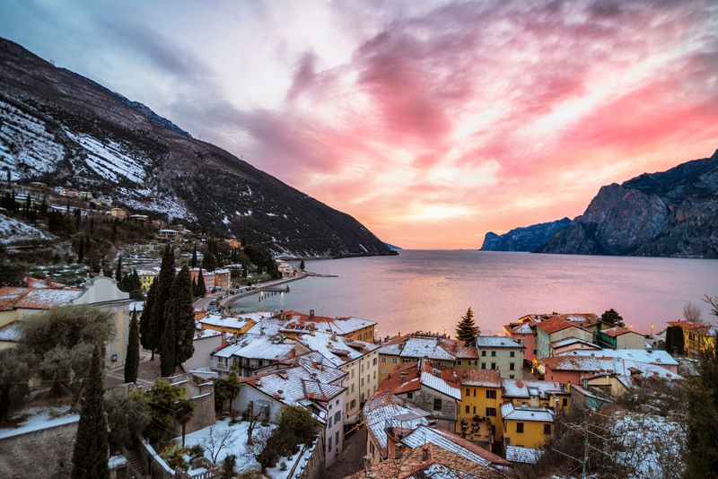 Результат пошуку зображень за запитом "Lake Garda in Winter"