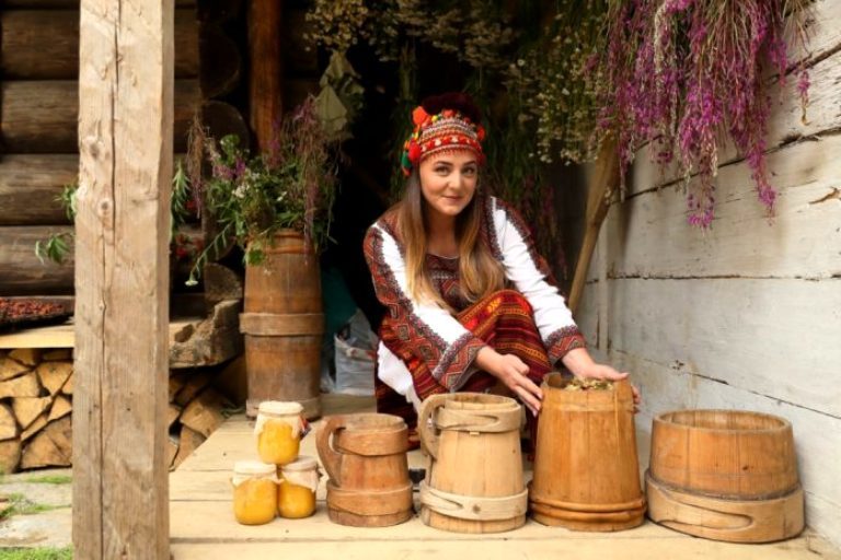 Результат пошуку зображень за запитом "гуцул ленд"
